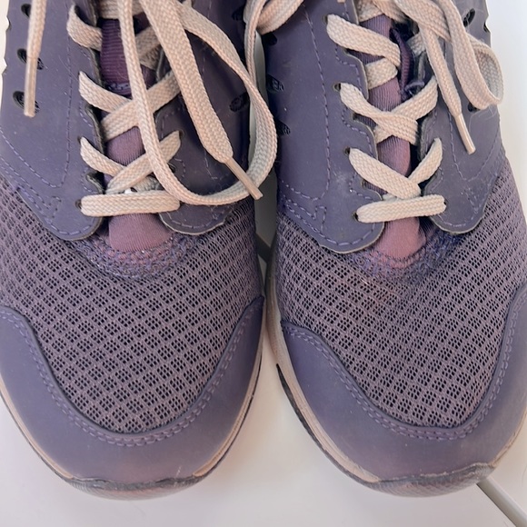 VIONIC sneakers - Picture 5 of 10